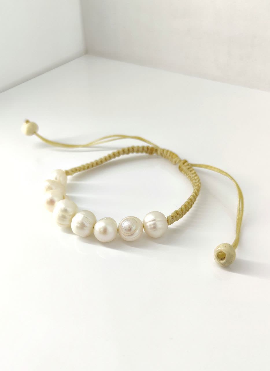 دستبند نیمه مهره