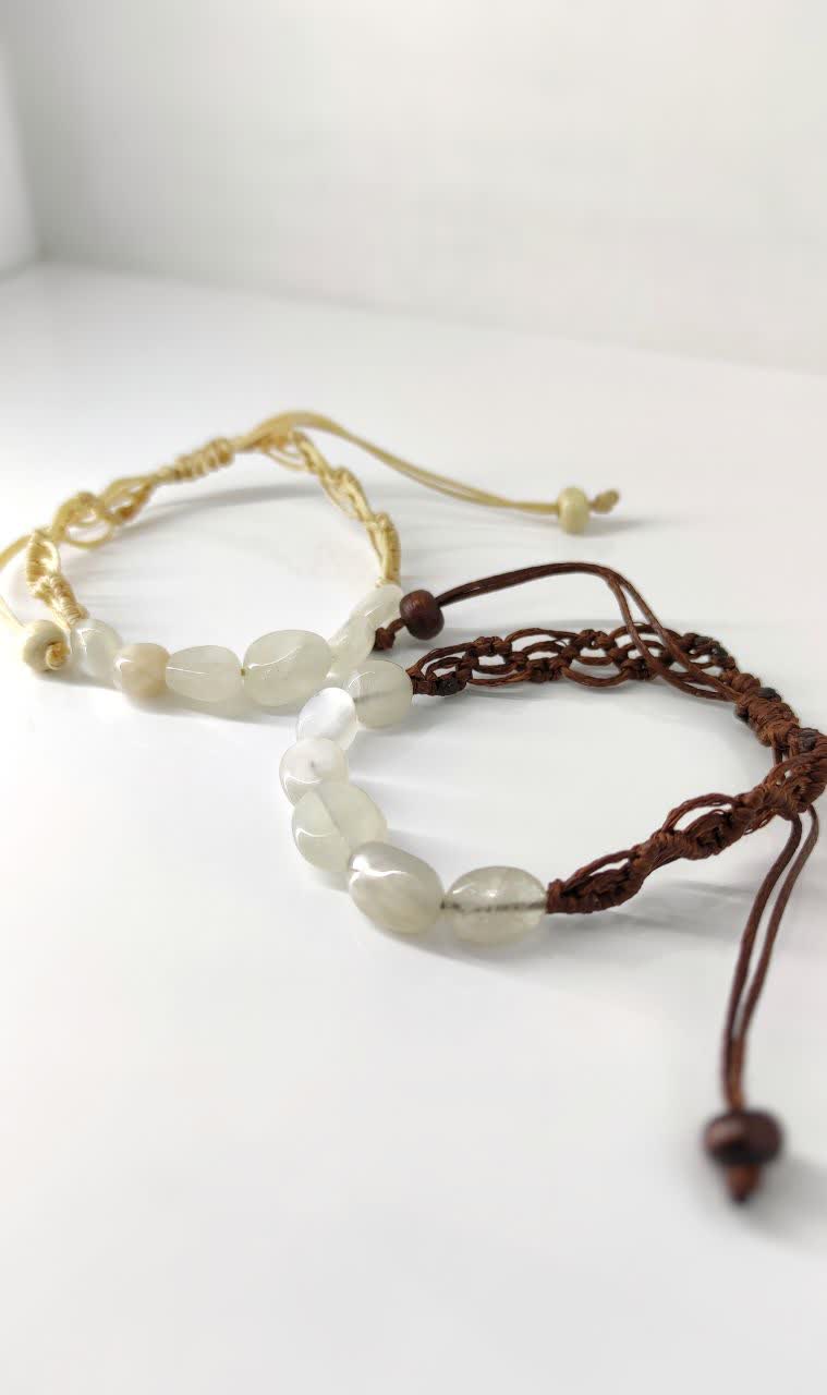 جواهر سنگ ماه یا مونستون